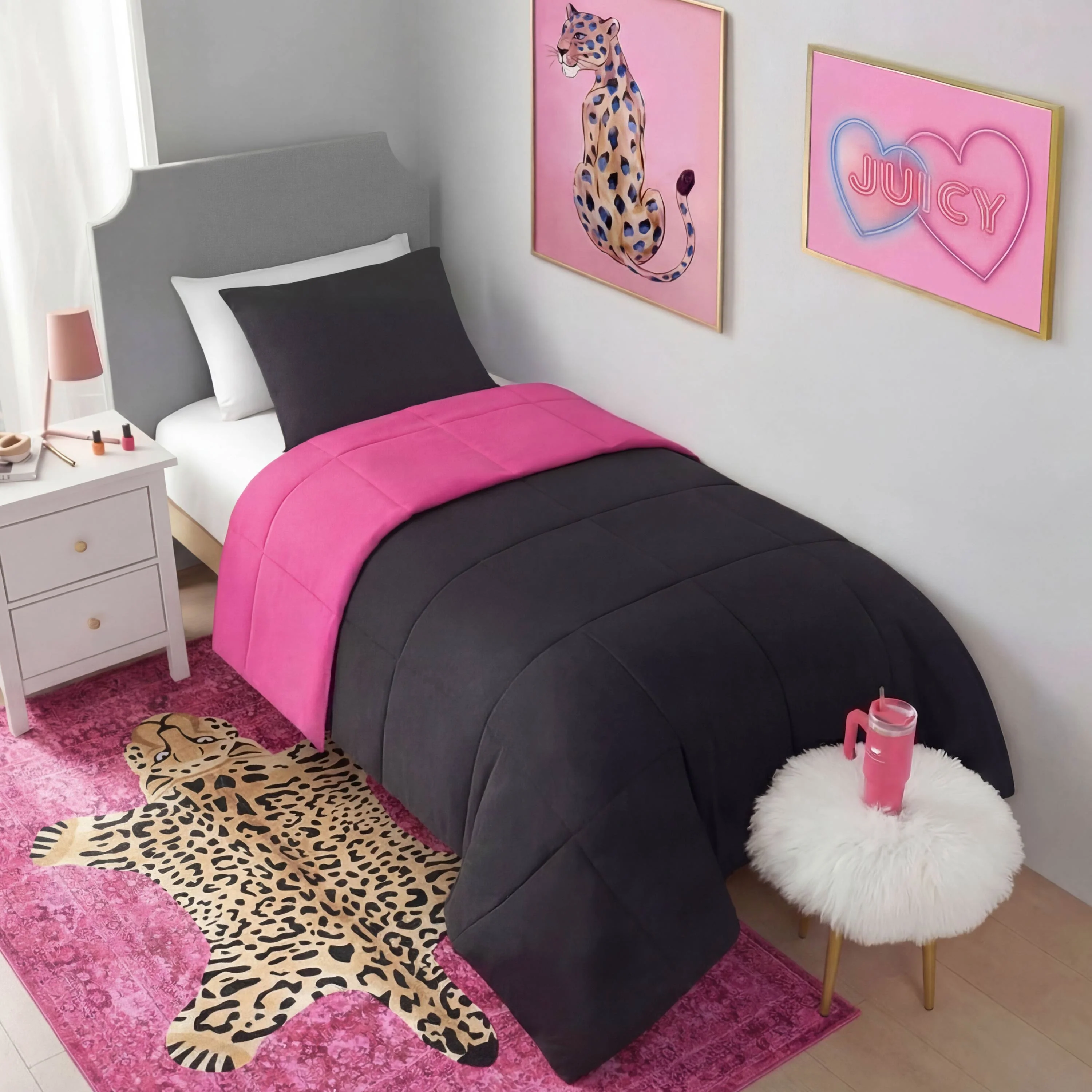 Finely Washable Rug, 5' x 7'