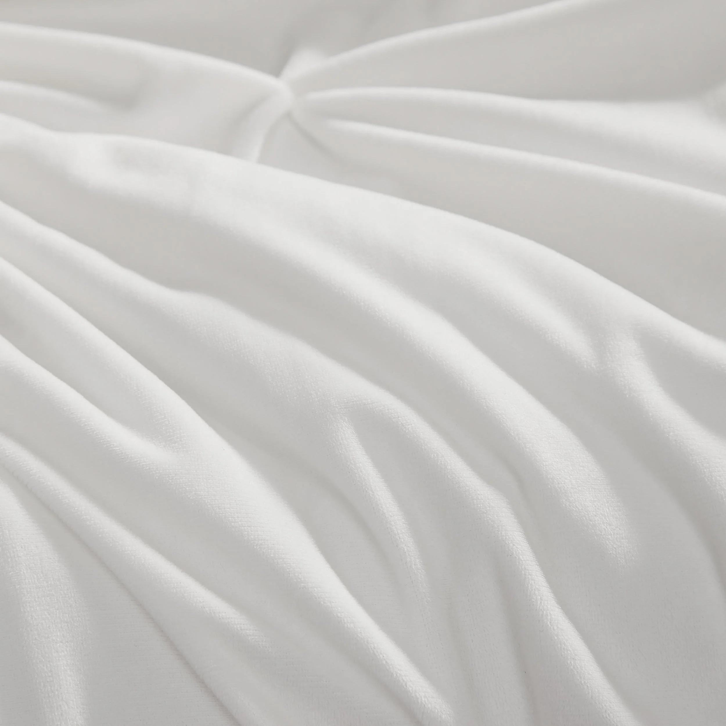 Kiss Pleat Micromink Comforter Set - Image 6