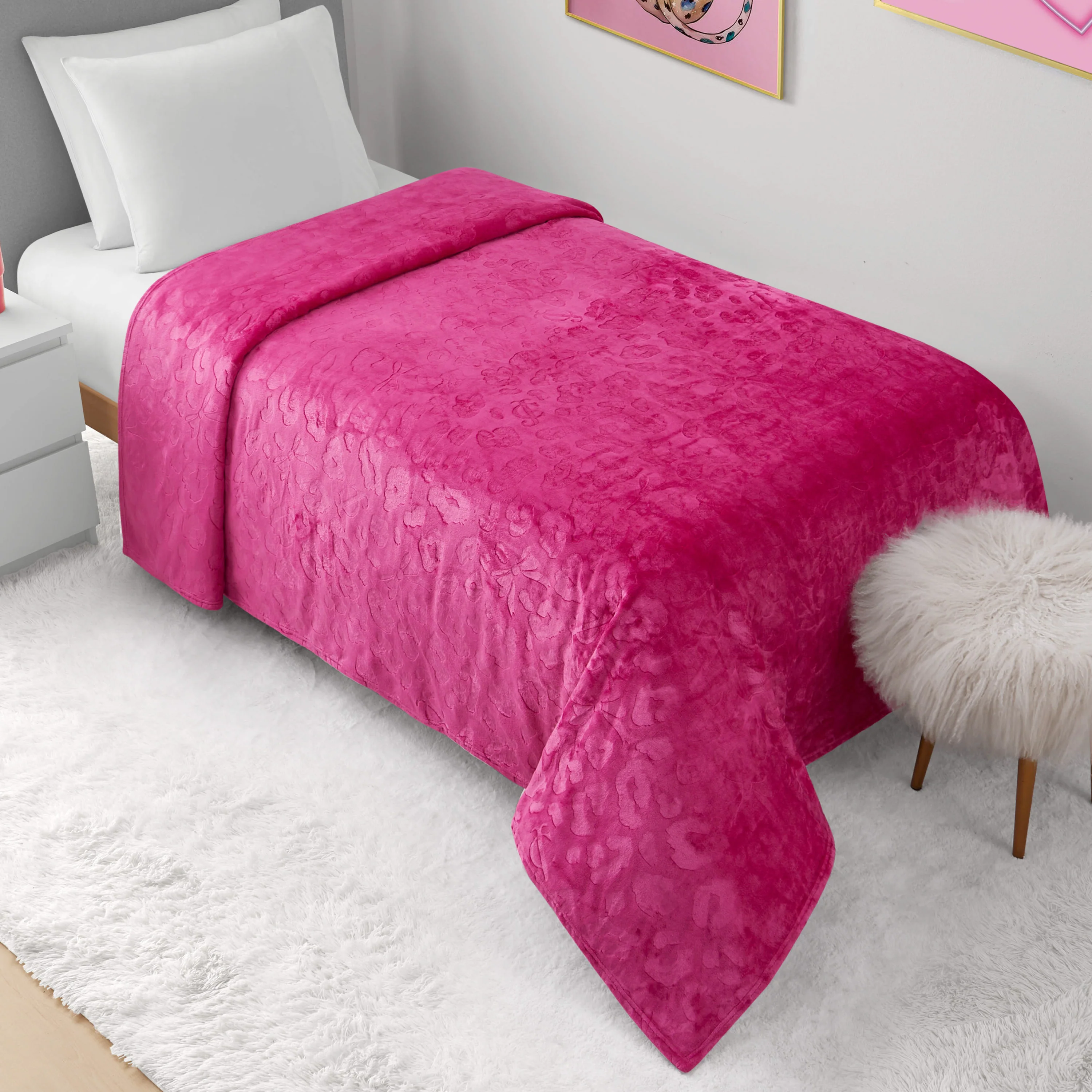 Plush Oversized Throw Blanket, 60" x 90" - Image 5